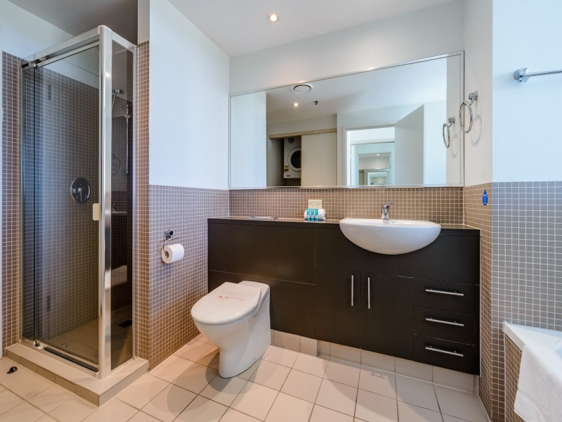 1106/360 Marine Parade, Labrador QLD 4215