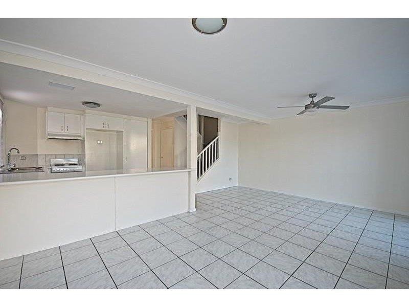 12/127 Greenacre Drive, Parkwood QLD 4214