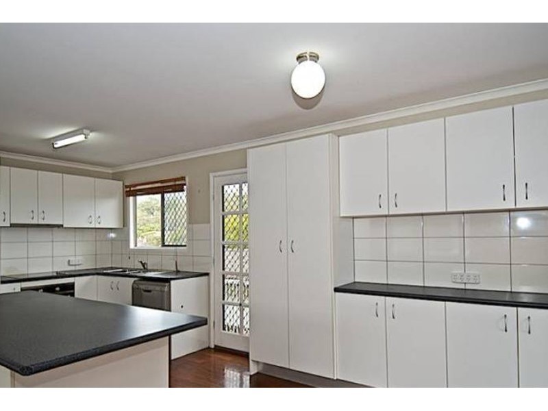 7 Hepworth Street, Arundel QLD 4214