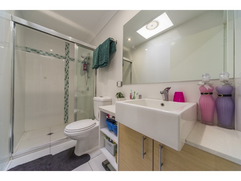 160/31 Usher Avenue, Labrador QLD 4215