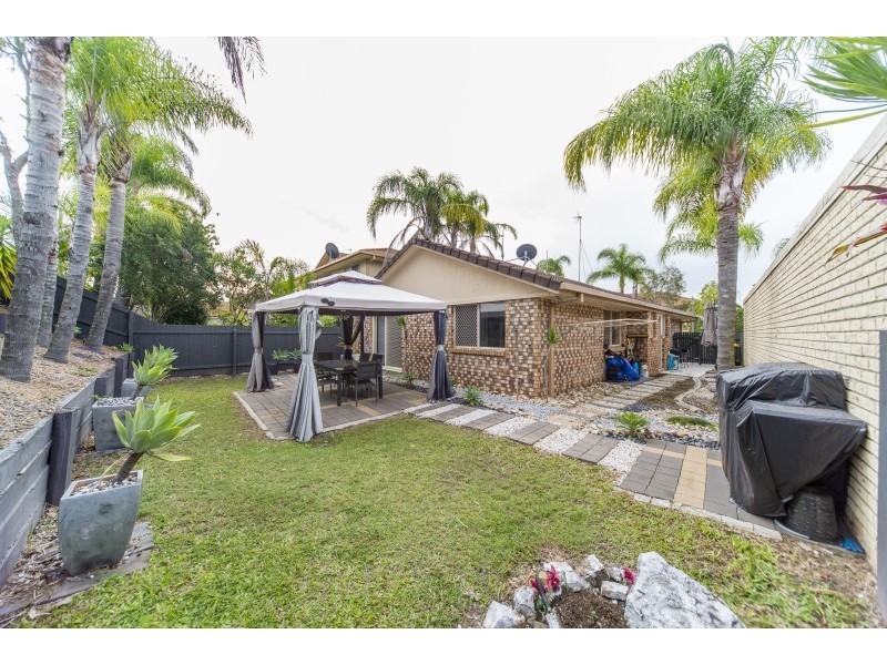 160/31 Usher Avenue, Labrador QLD 4215