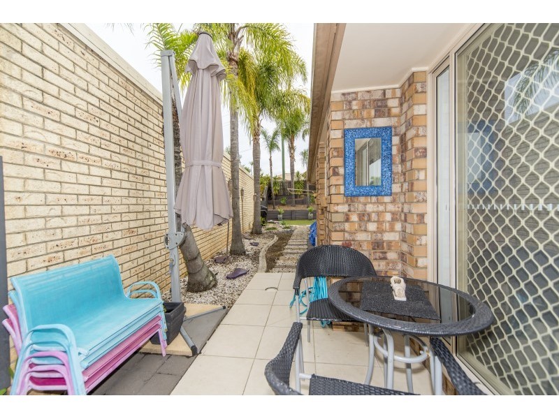 160/31 Usher Avenue, Labrador QLD 4215