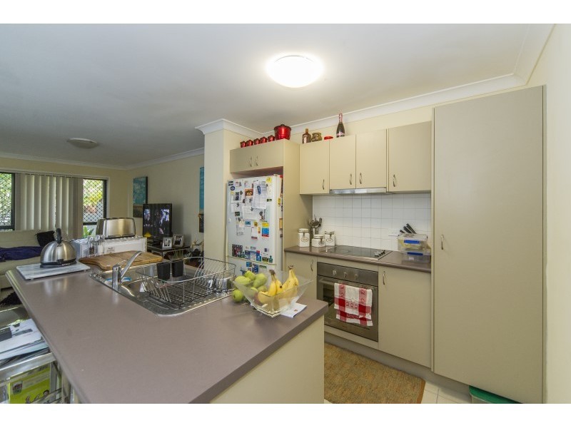 2/53 Gordon Street, Labrador QLD 4215