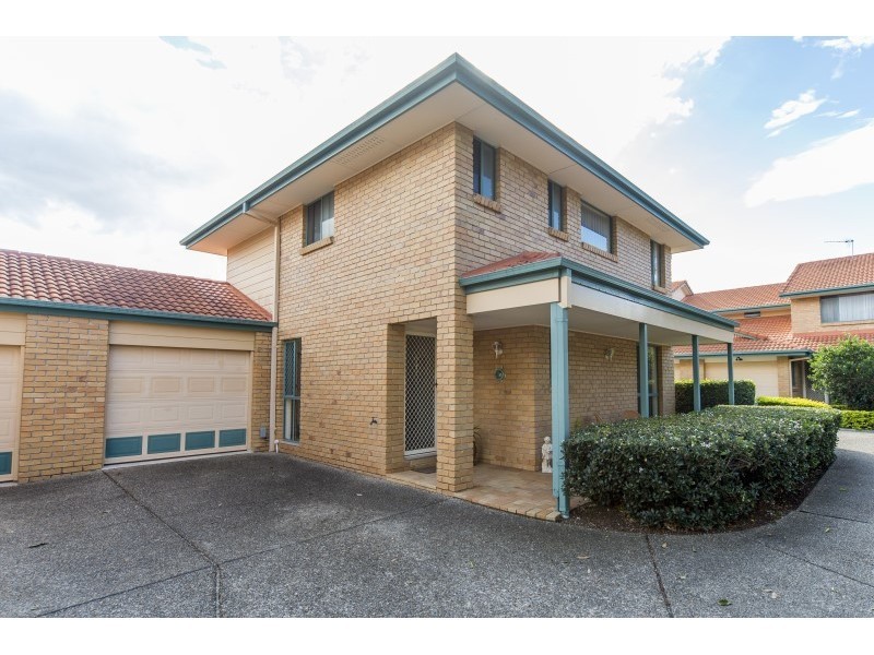 2/15 Gordon Street, Labrador QLD 4215