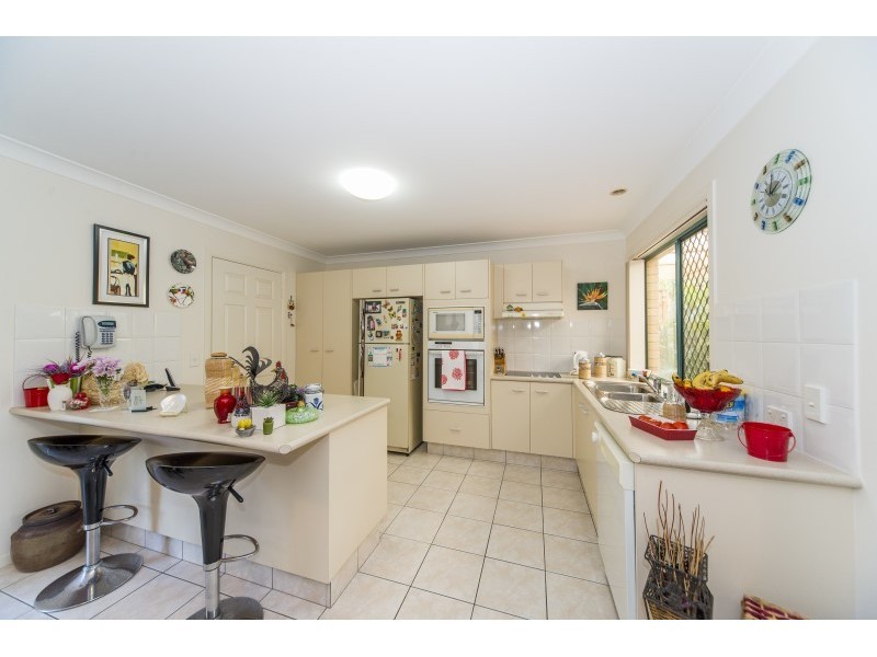 2/15 Gordon Street, Labrador QLD 4215