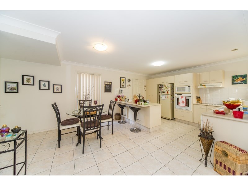 2/15 Gordon Street, Labrador QLD 4215