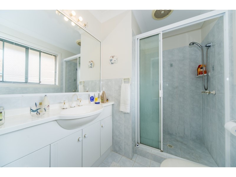 2/15 Gordon Street, Labrador QLD 4215