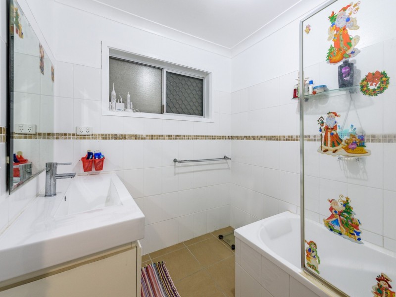 127 Bayview Street, Runaway Bay QLD 4216