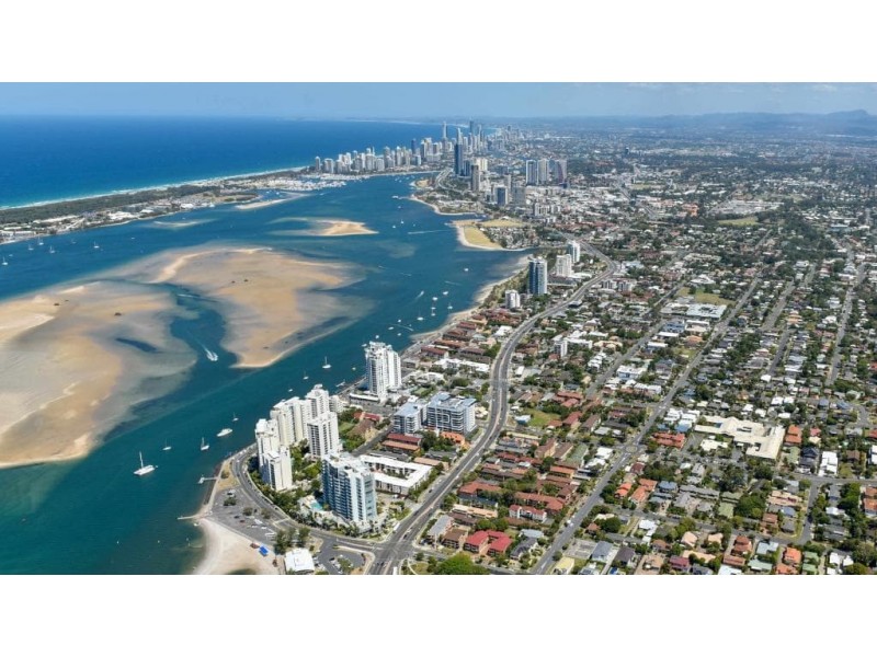 12 Horder Avenue, Labrador QLD 4215