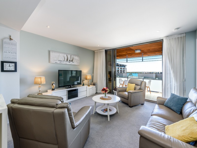 4404/2 Sunset Avenue, Paradise Point QLD 4216