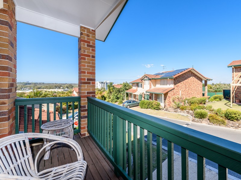 27/2 Doyalson Place, Helensvale QLD 4212