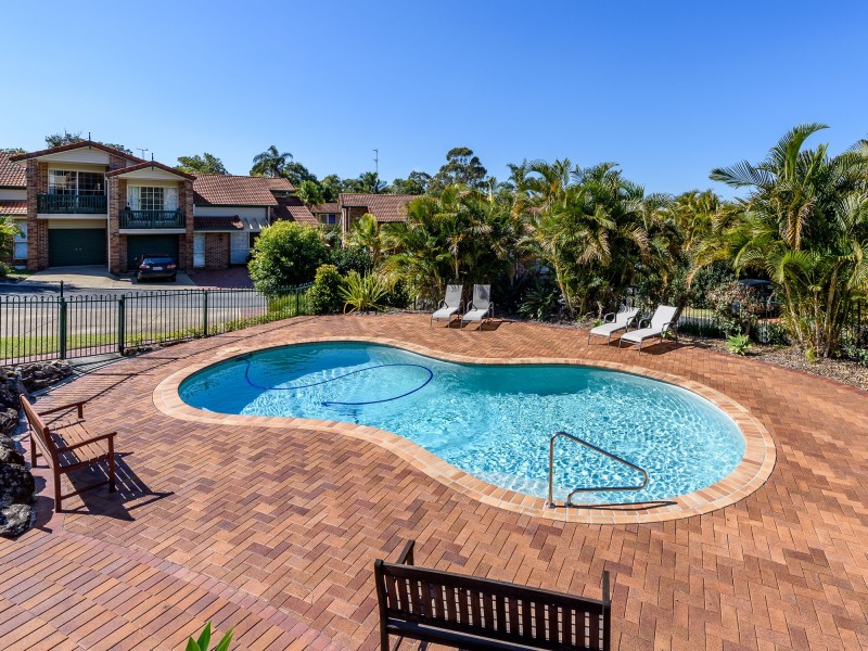 27/2 Doyalson Place, Helensvale QLD 4212