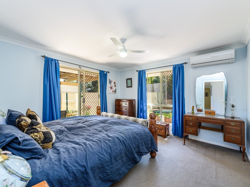 8 Yarraglen Place, Parkwood QLD 4214