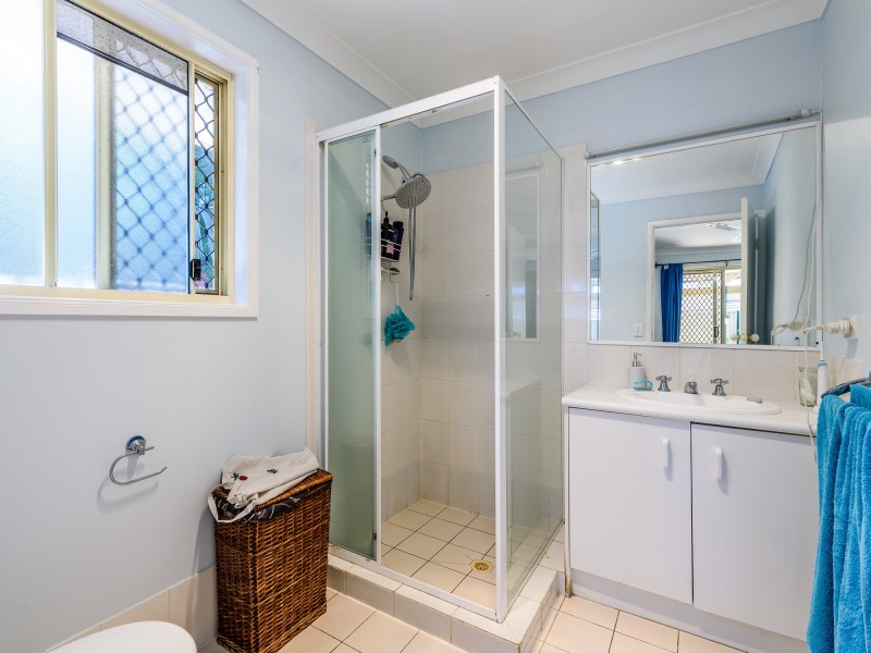 8 Yarraglen Place, Parkwood QLD 4214