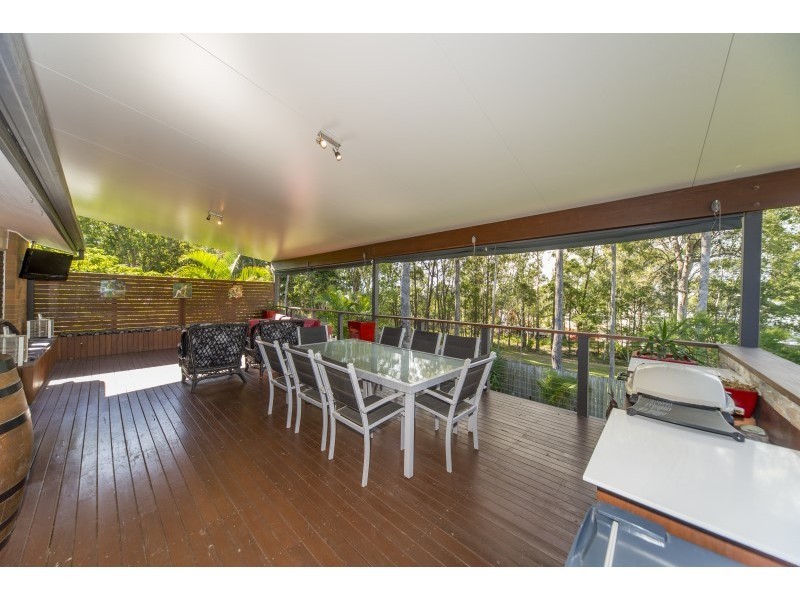27 Bloodwood Crescent, Molendinar QLD 4214