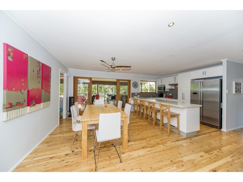 27 Bloodwood Crescent, Molendinar QLD 4214