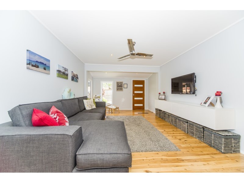27 Bloodwood Crescent, Molendinar QLD 4214
