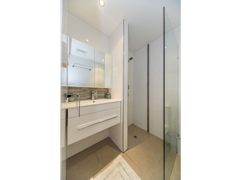 27 Bloodwood Crescent, Molendinar QLD 4214