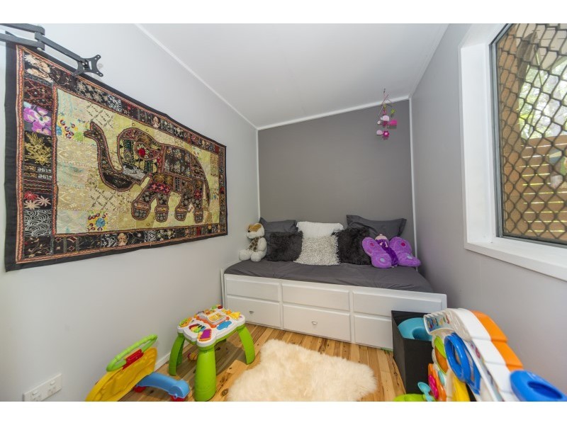 27 Bloodwood Crescent, Molendinar QLD 4214
