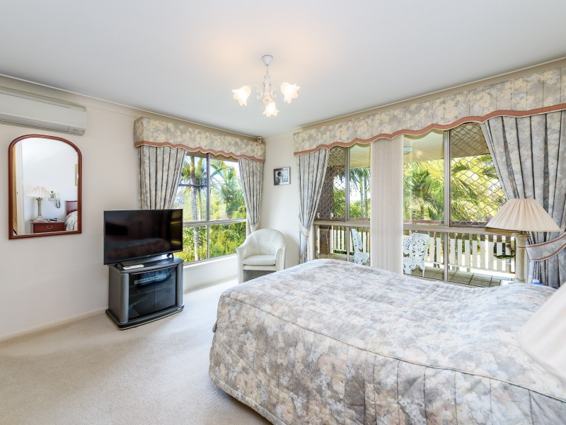 1 Leura Place, Helensvale QLD 4212