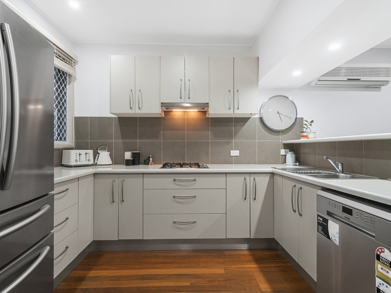 20 Saltash Street, Labrador QLD 4215