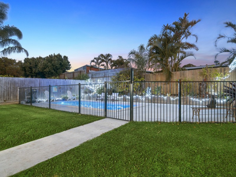 20 Saltash Street, Labrador QLD 4215