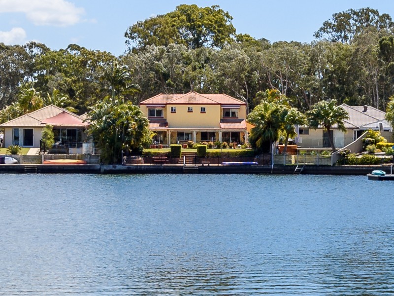 64 Burrendong Road, Coombabah QLD 4216