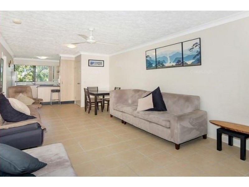 2/129 Muir Street, Labrador QLD 4215