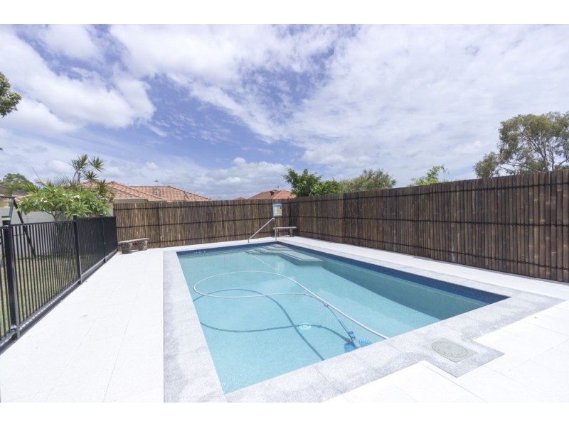 14 Pearson Close, Arundel QLD 4214