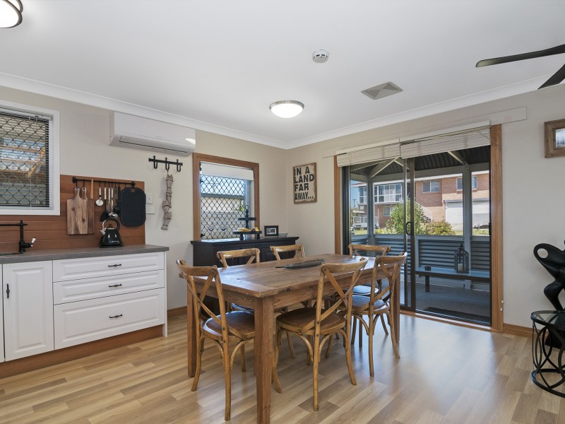 11 Swallow Avenue, Paradise Point QLD 4216