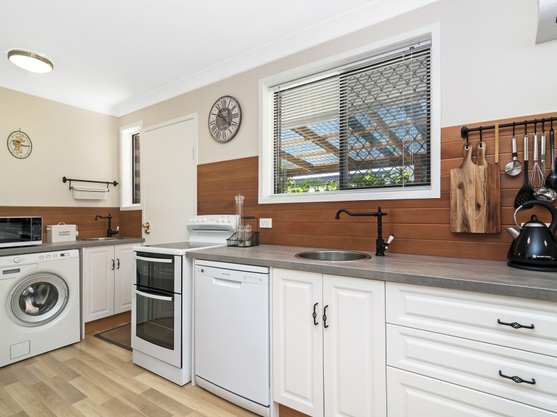 11 Swallow Avenue, Paradise Point QLD 4216