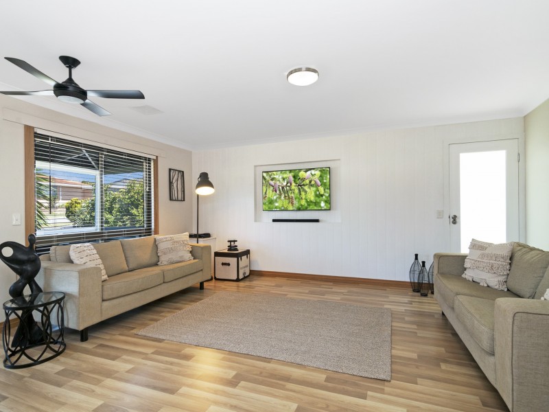 11 Swallow Avenue, Paradise Point QLD 4216