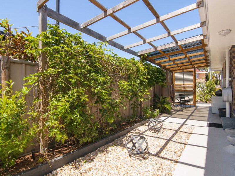 11 Swallow Avenue, Paradise Point QLD 4216