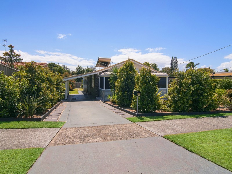 11 Swallow Avenue, Paradise Point QLD 4216