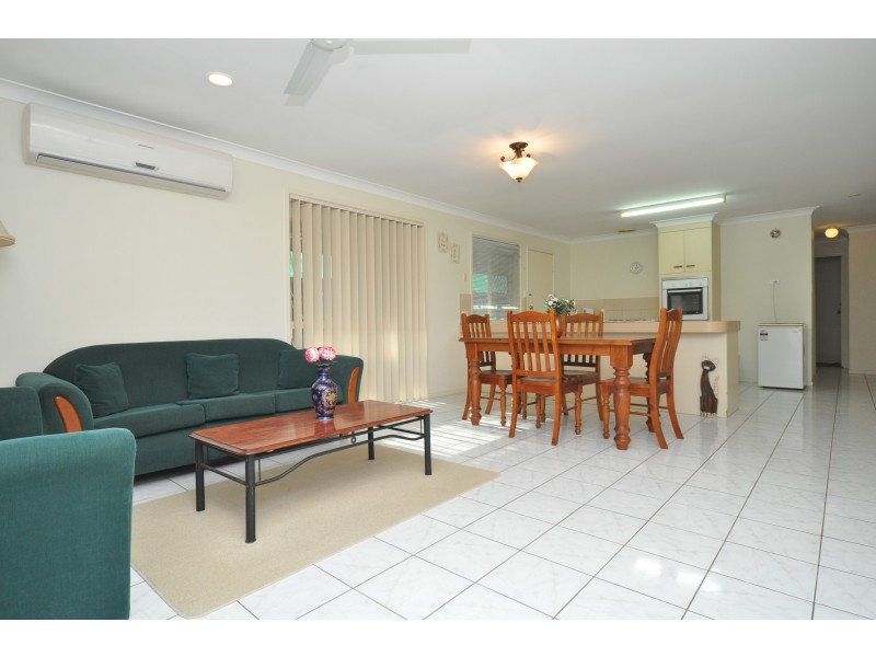 1/5 Jessica Court, Arundel QLD 4214