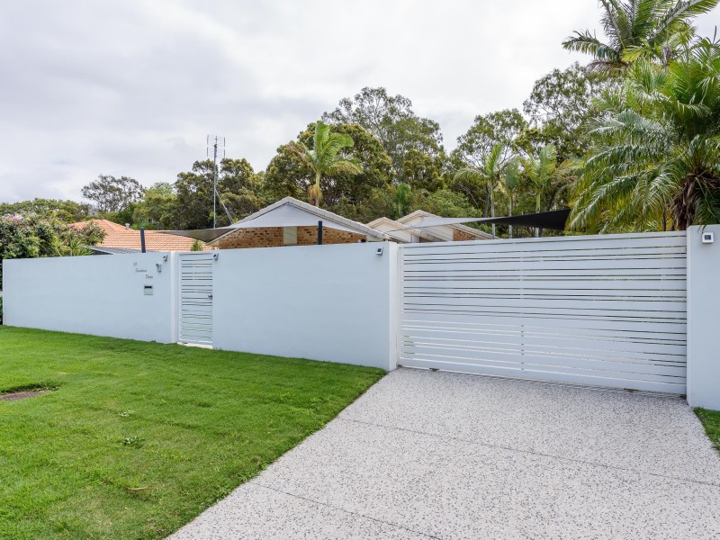 34 Sundown Drive, Paradise Point QLD 4216