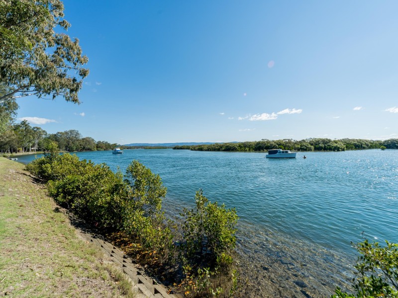 34 Sundown Drive, Paradise Point QLD 4216