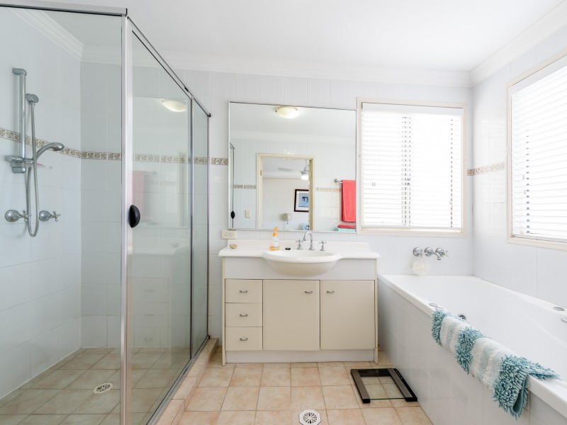 29/82 Limetree Parade, Runaway Bay QLD 4216