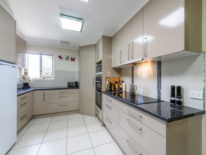 14 Rosswood Court, Helensvale QLD 4212