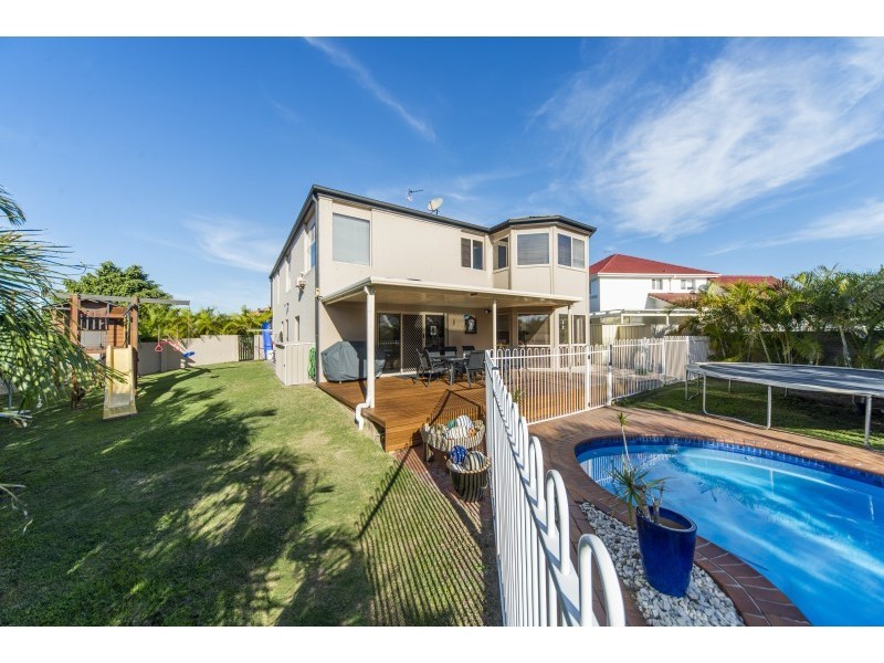 4 Bernard Court, Arundel QLD 4214