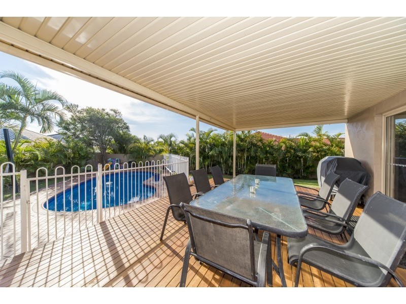 4 Bernard Court, Arundel QLD 4214
