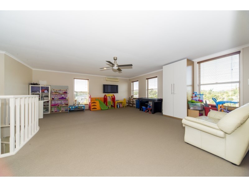 4 Bernard Court, Arundel QLD 4214