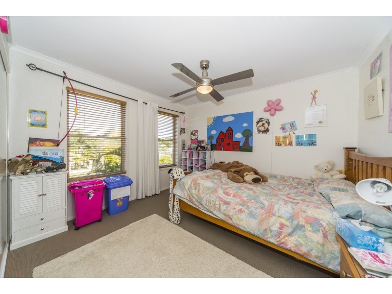 4 Bernard Court, Arundel QLD 4214