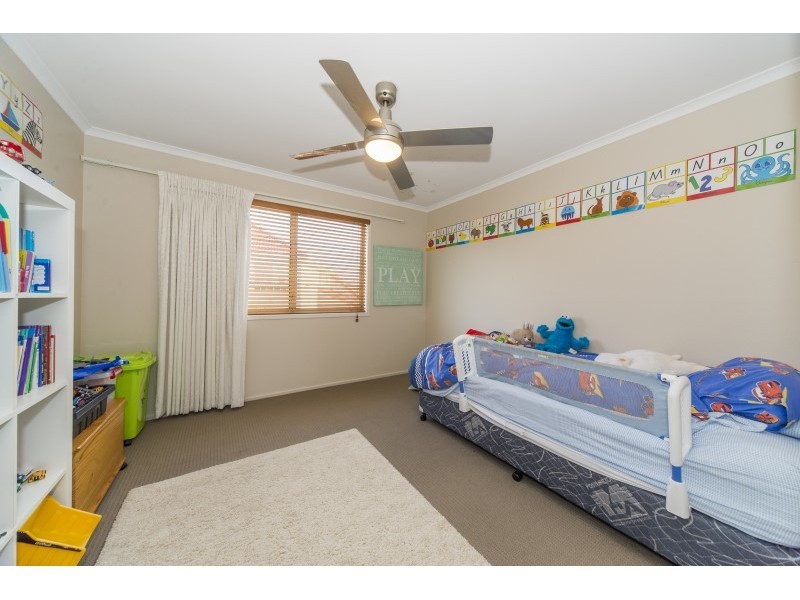 4 Bernard Court, Arundel QLD 4214