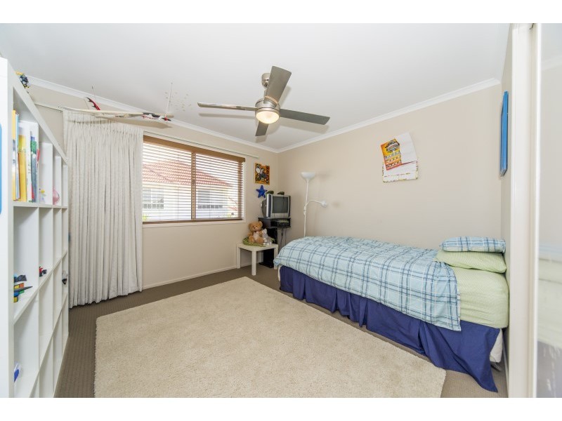 4 Bernard Court, Arundel QLD 4214
