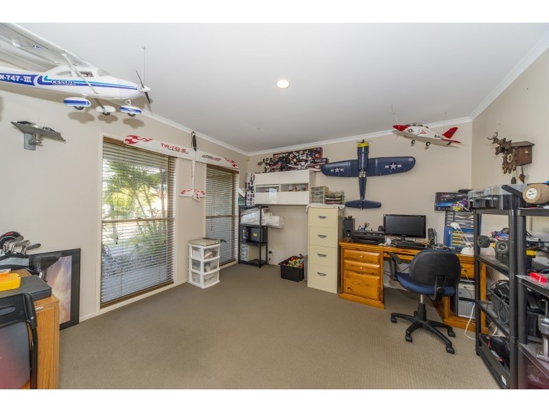 4 Bernard Court, Arundel QLD 4214