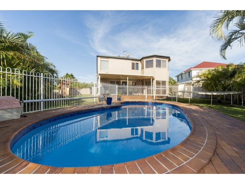 4 Bernard Court, Arundel QLD 4214