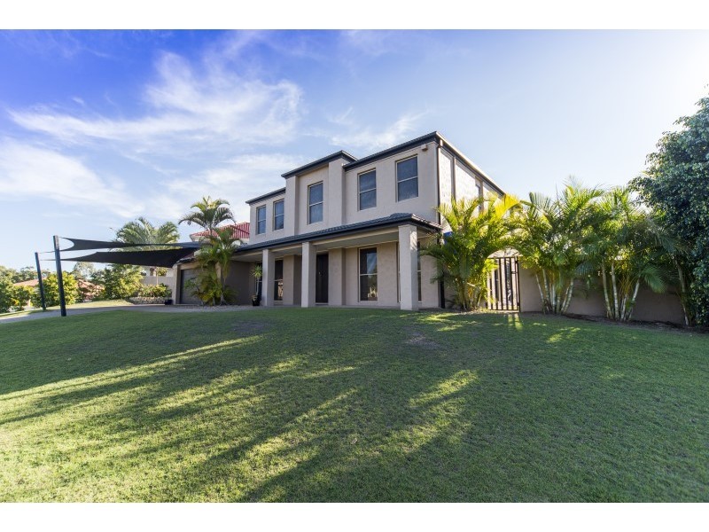 4 Bernard Court, Arundel QLD 4214