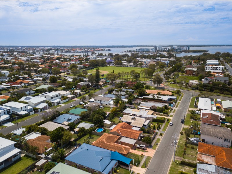 13 Swallow Avenue, Paradise Point QLD 4216