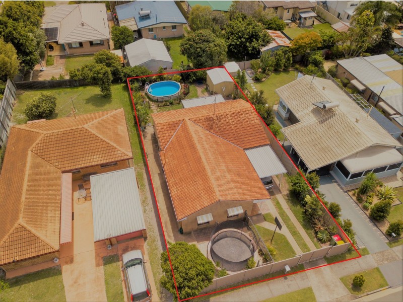 13 Swallow Avenue, Paradise Point QLD 4216